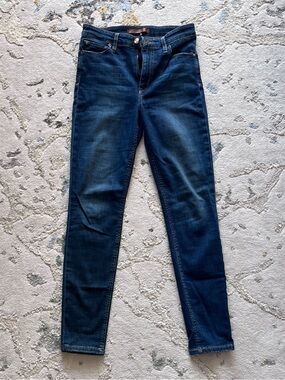 Joe’s Flawless THE CHARLIE Highrise Skinny